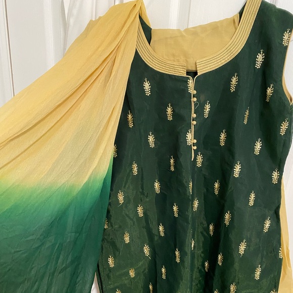 Indian Salwar - green and cream - Picture 1 of 4